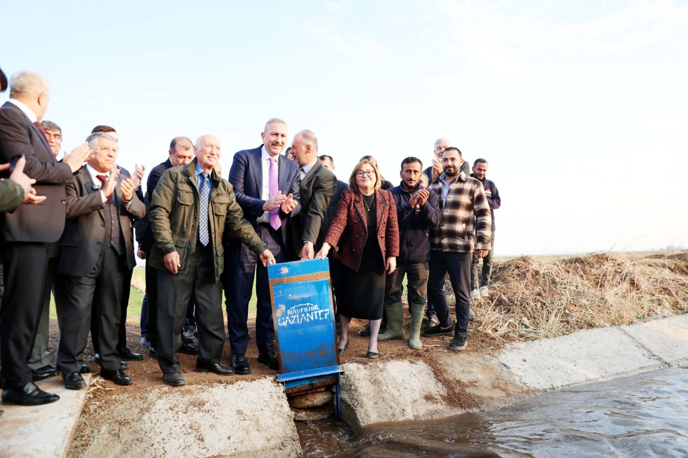 Gaziantep'te tarımsal araziler suyla buluşuyor;