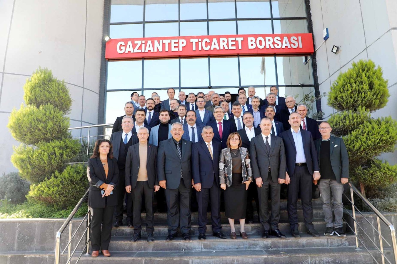 AK Parti heyetinden Ticaret Borsası'na ziyaret;