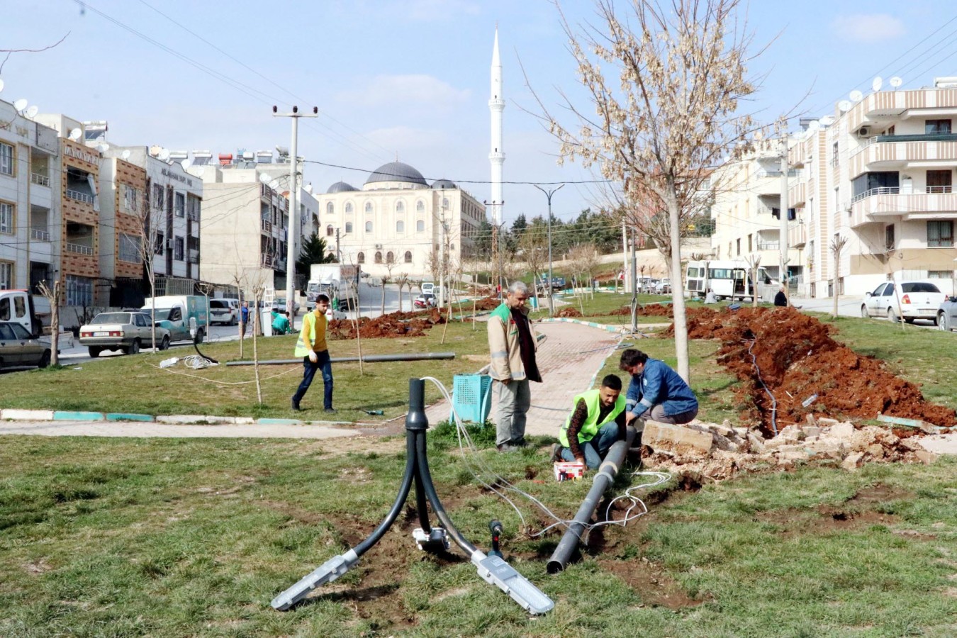 Parklar güvenli hale getiriliyor;