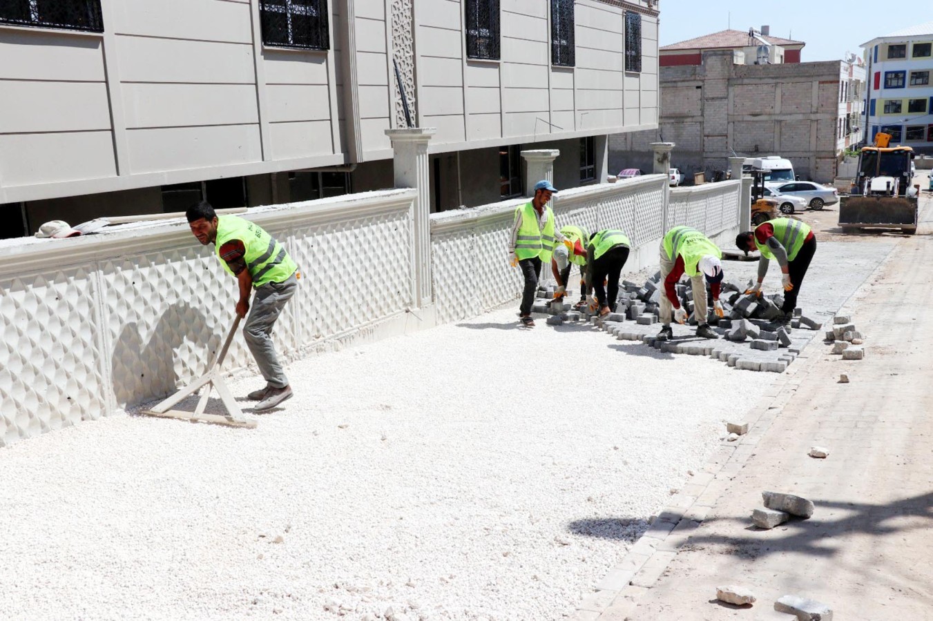 2 mahallede hummalı yol çalışması