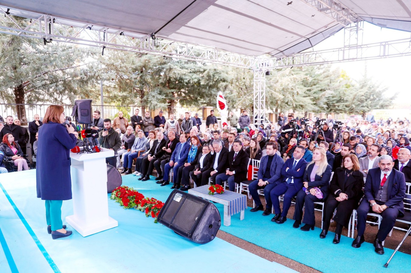 Fatma Şahin, protezli engellilerle buluştu;