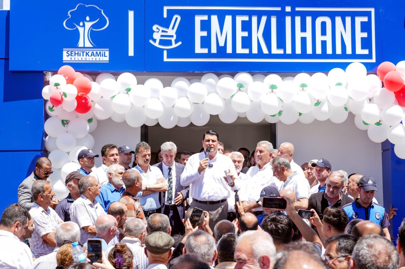 Şehitkamil’de, emeklilere özel "Emeklihane" açıldı;